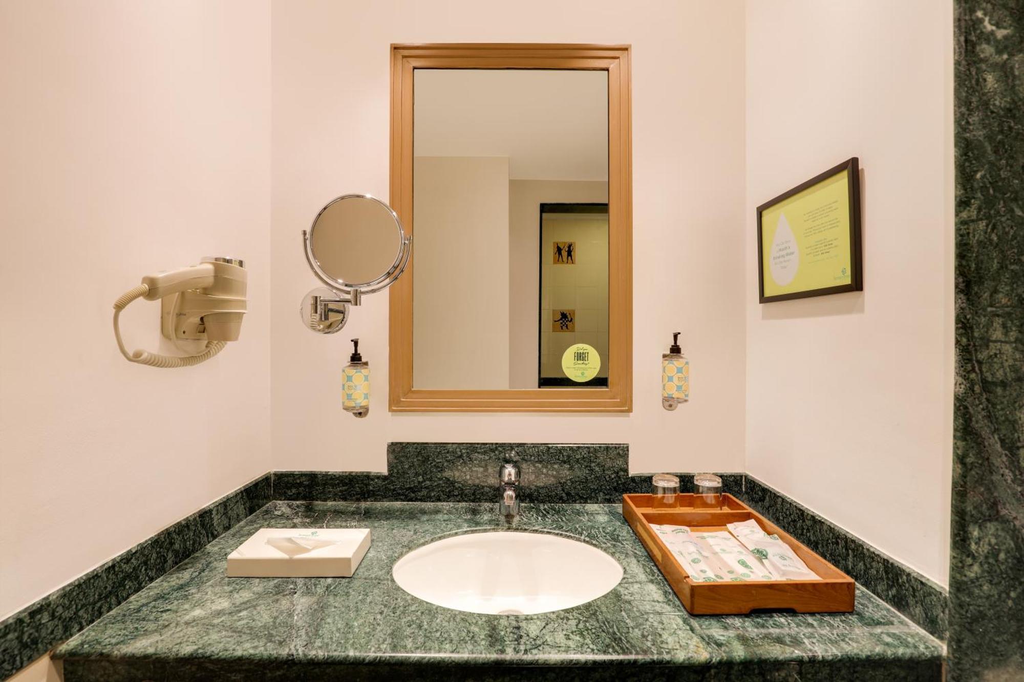 Lemon Tree Hotel Hinjewadi Pune Хинджавади Экстерьер фото