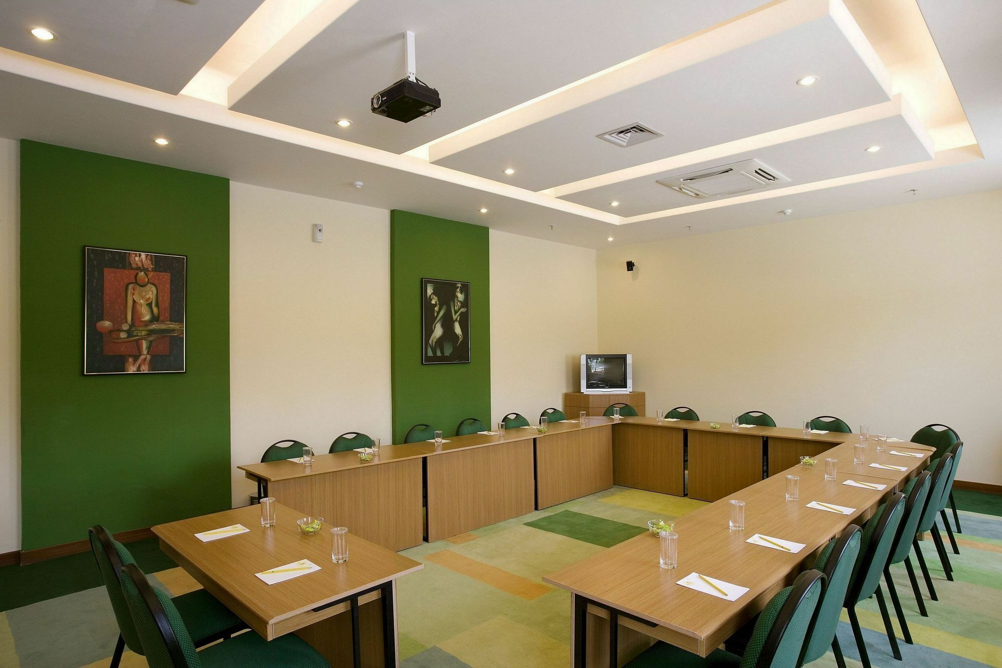 Lemon Tree Hotel Hinjewadi Pune Хинджавади Экстерьер фото