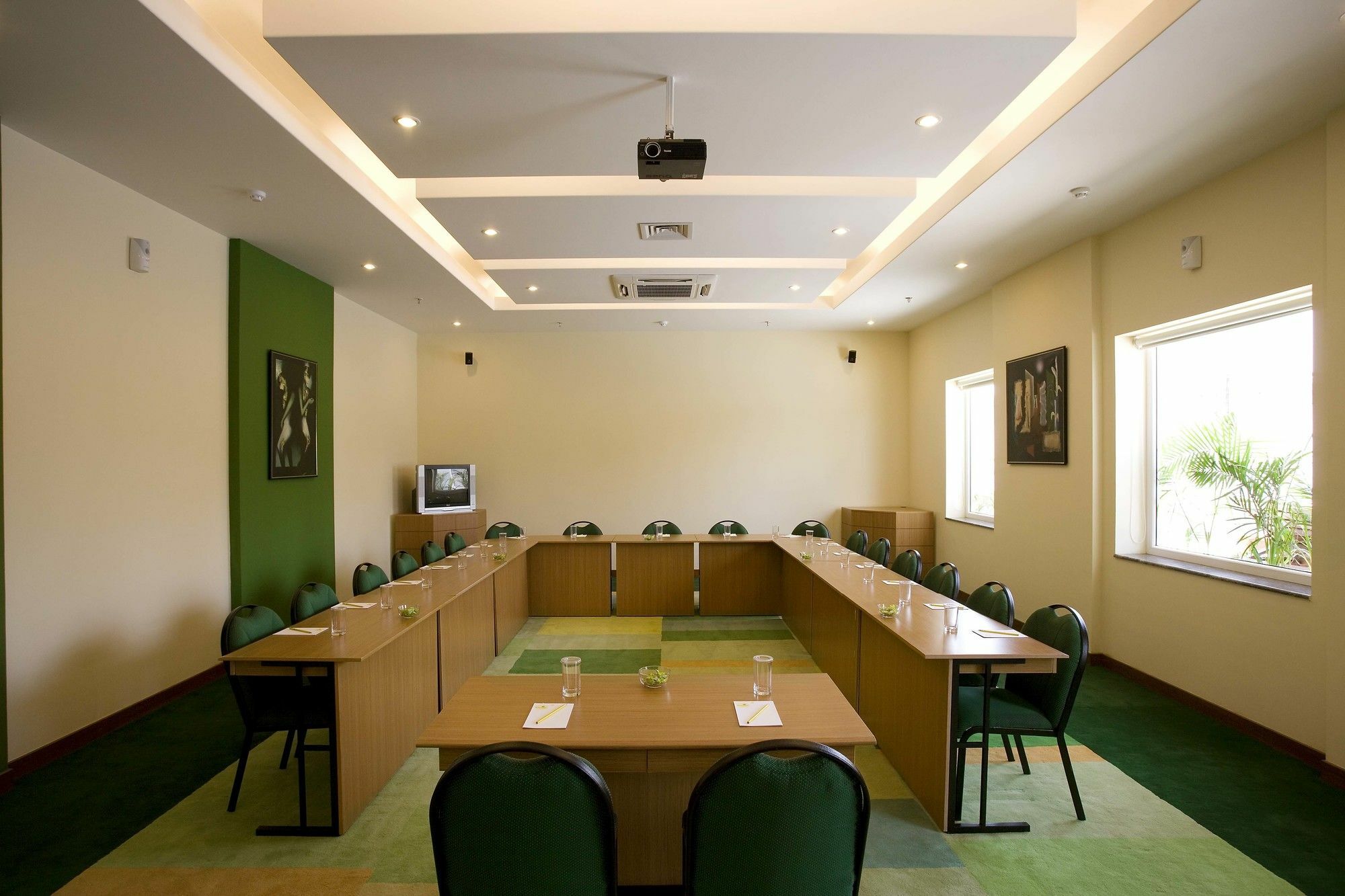 Lemon Tree Hotel Hinjewadi Pune Хинджавади Экстерьер фото
